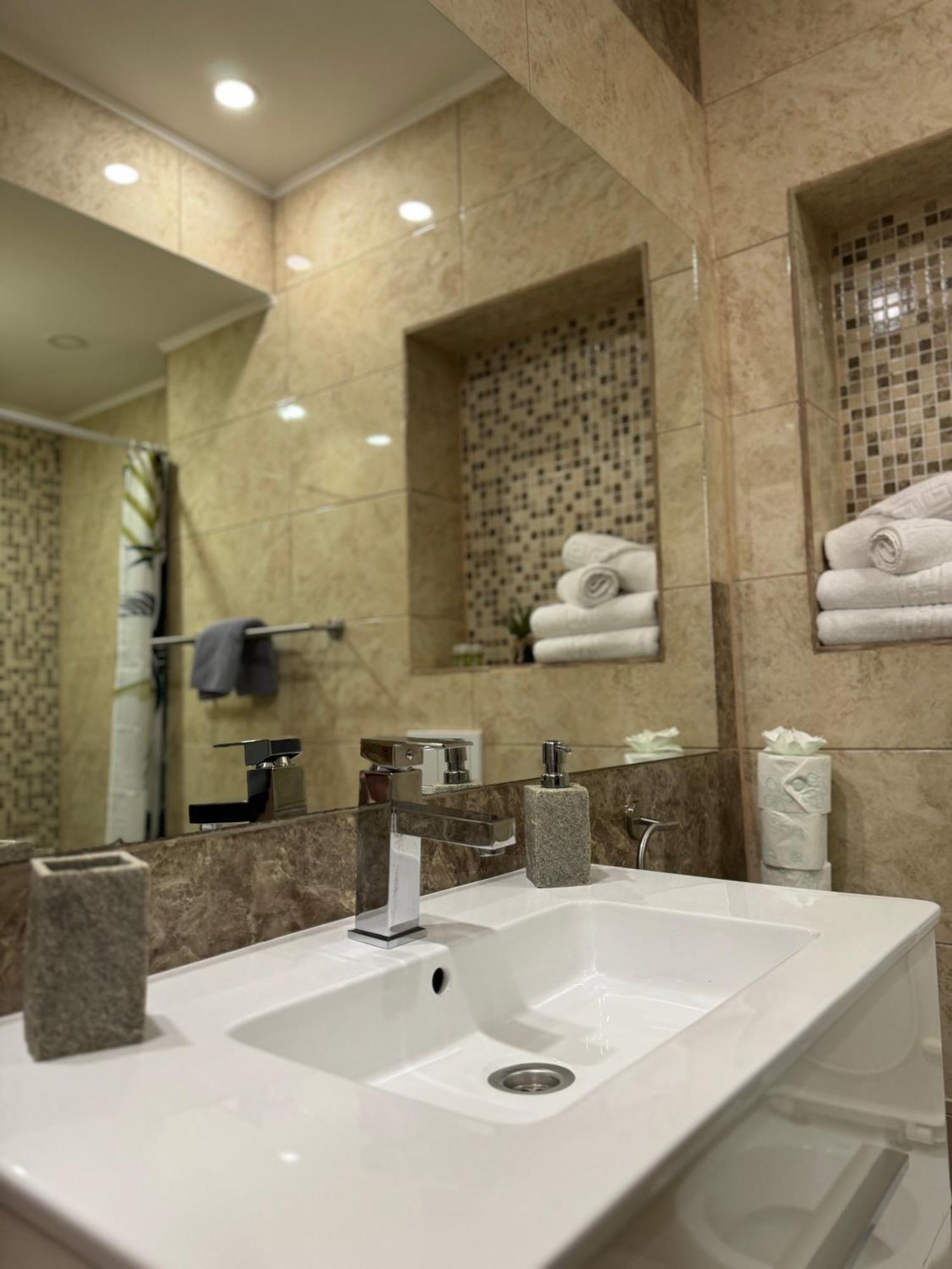 בראשוב Ada'S Luxury Apartament&Studio - Old City מראה חיצוני תמונה