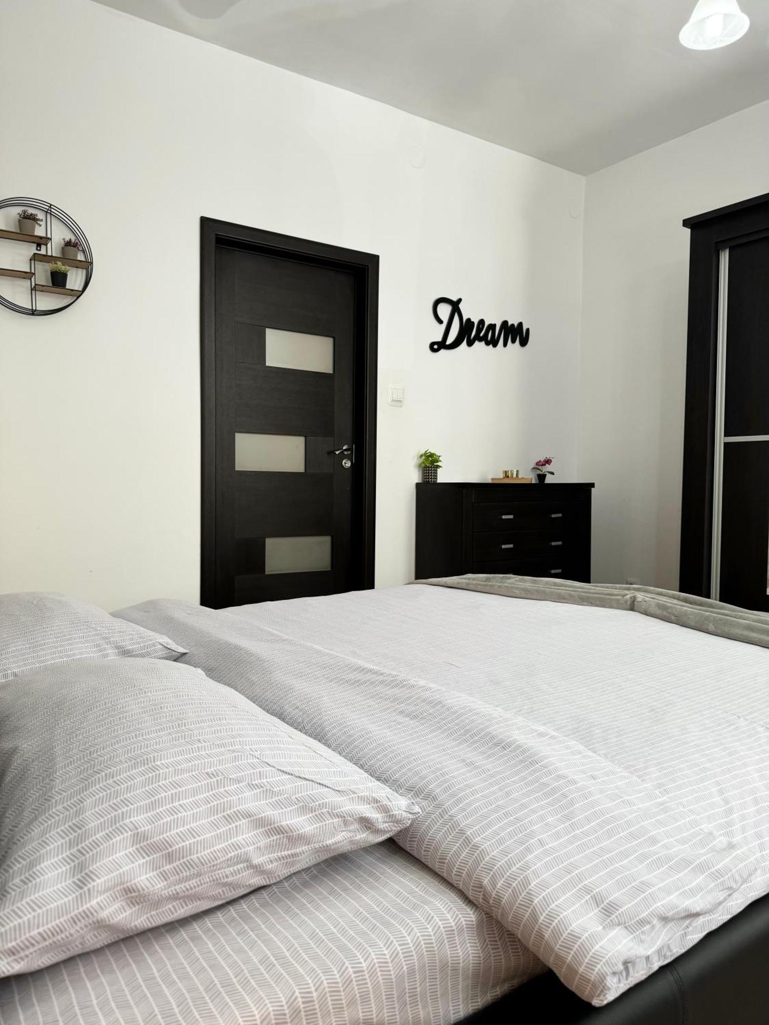 בראשוב Ada'S Luxury Apartament&Studio - Old City מראה חיצוני תמונה